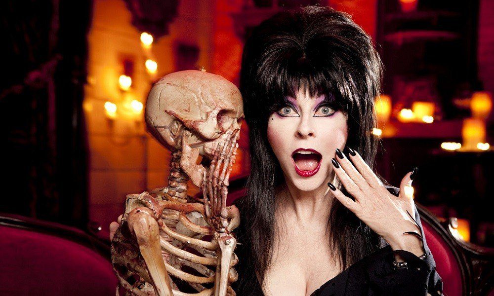 Elvira hosted a Halloween Special “Storage Wars: Scariest Lockers” Limited Episode