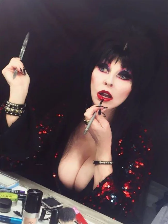 hot elvira pic