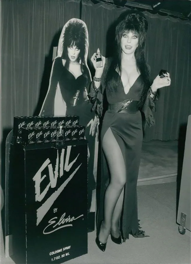 hot elvira pic