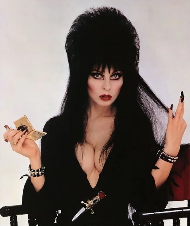 hot elvira pic