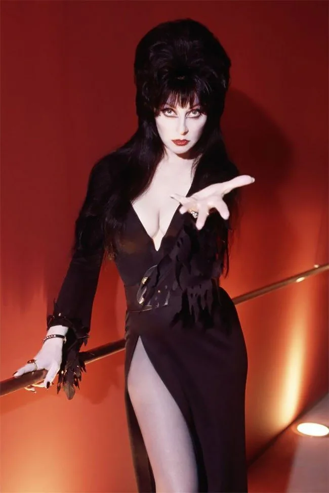 Elvira Sexy Photos