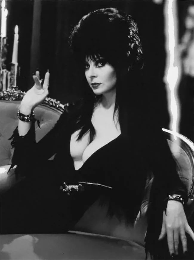 The hottest Elvira Pictures