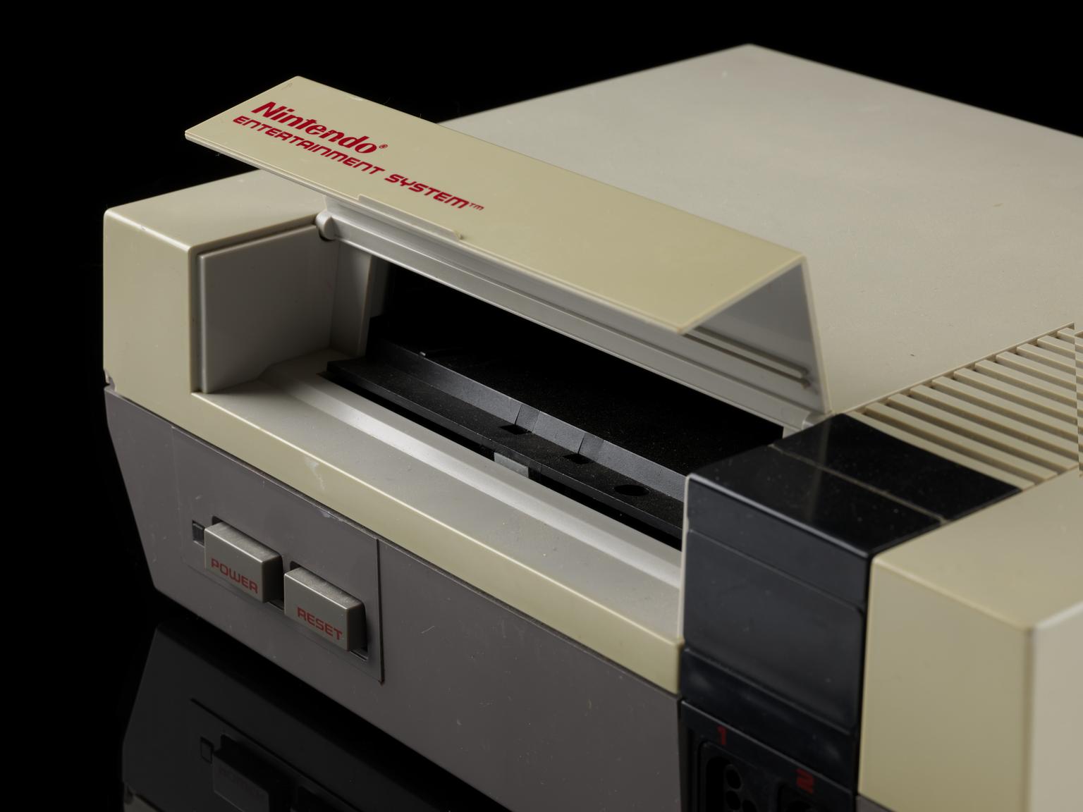 Nintendo Entertainment System (NES), 1986 (games console)